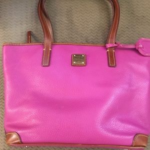 Dooney & Bourke BEAUTIFUL pebble grain purse!
